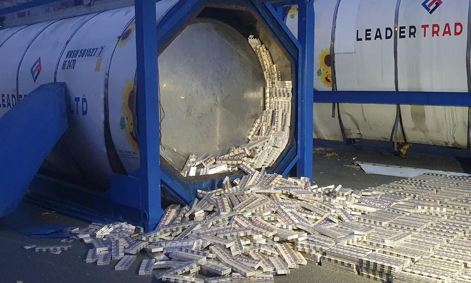 Cigarety v cisterně